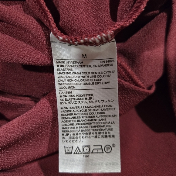 Banana Republic Women's Size Medium Casual Burgundy Top With Cute Tie Back - Picture 4 of 6